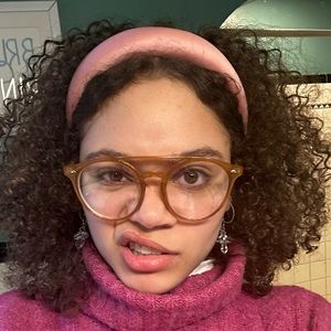 Meet your Posher, Emani